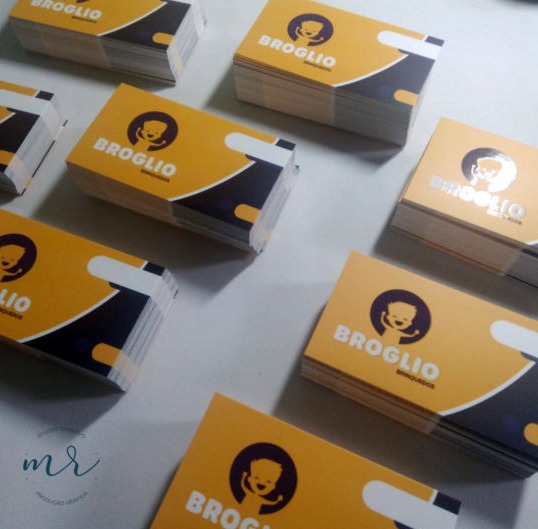 cartão de visita verniz localizado